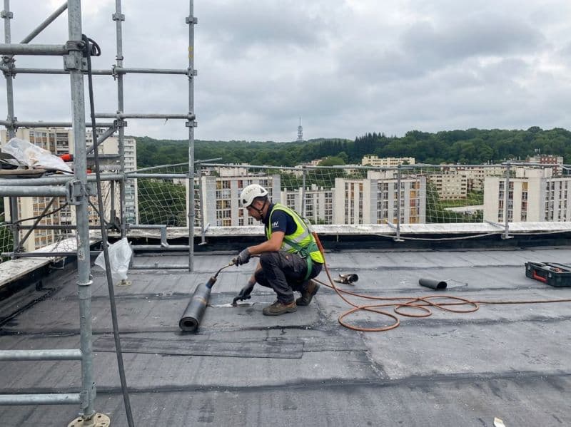 Équipe ADEBAT — experts plomberie, étanchéité et chauffage en Île-de-France